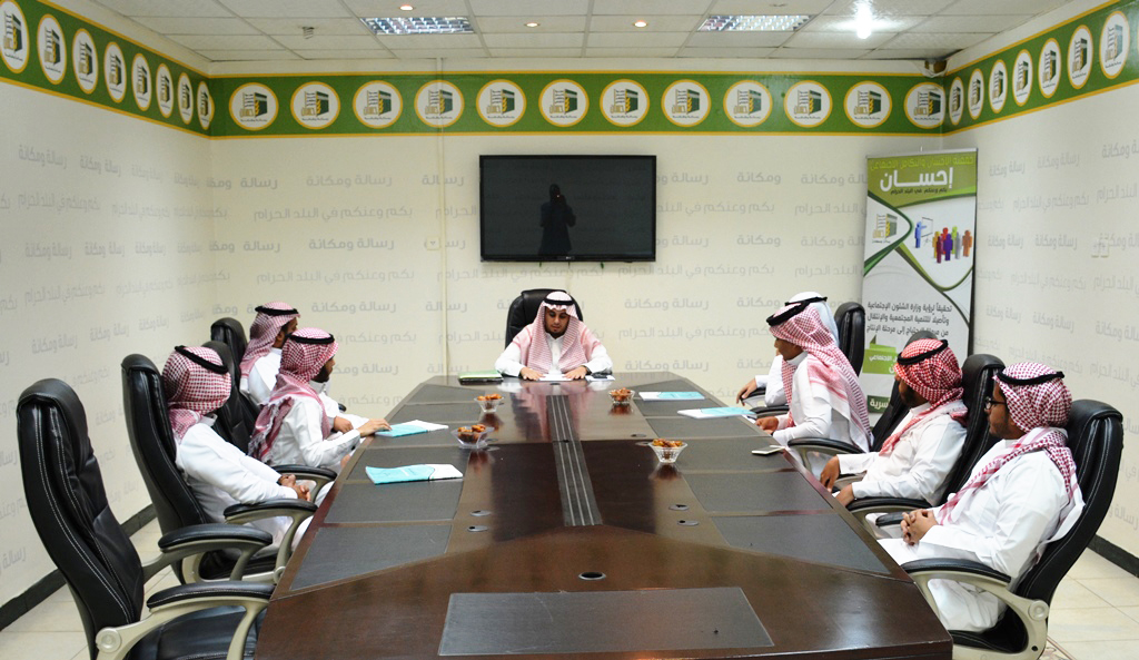 جولة تعريفية لطلاب التدريب على الإدارات والأقسام