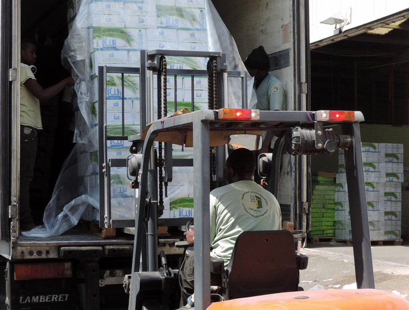 1000 كرتون ماء لـ 46 مركز رعاية صحية في عرفات ومزدلفة