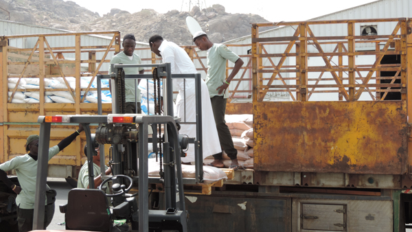 500 سلة غذائية من الشيخ إبراهيم السريع