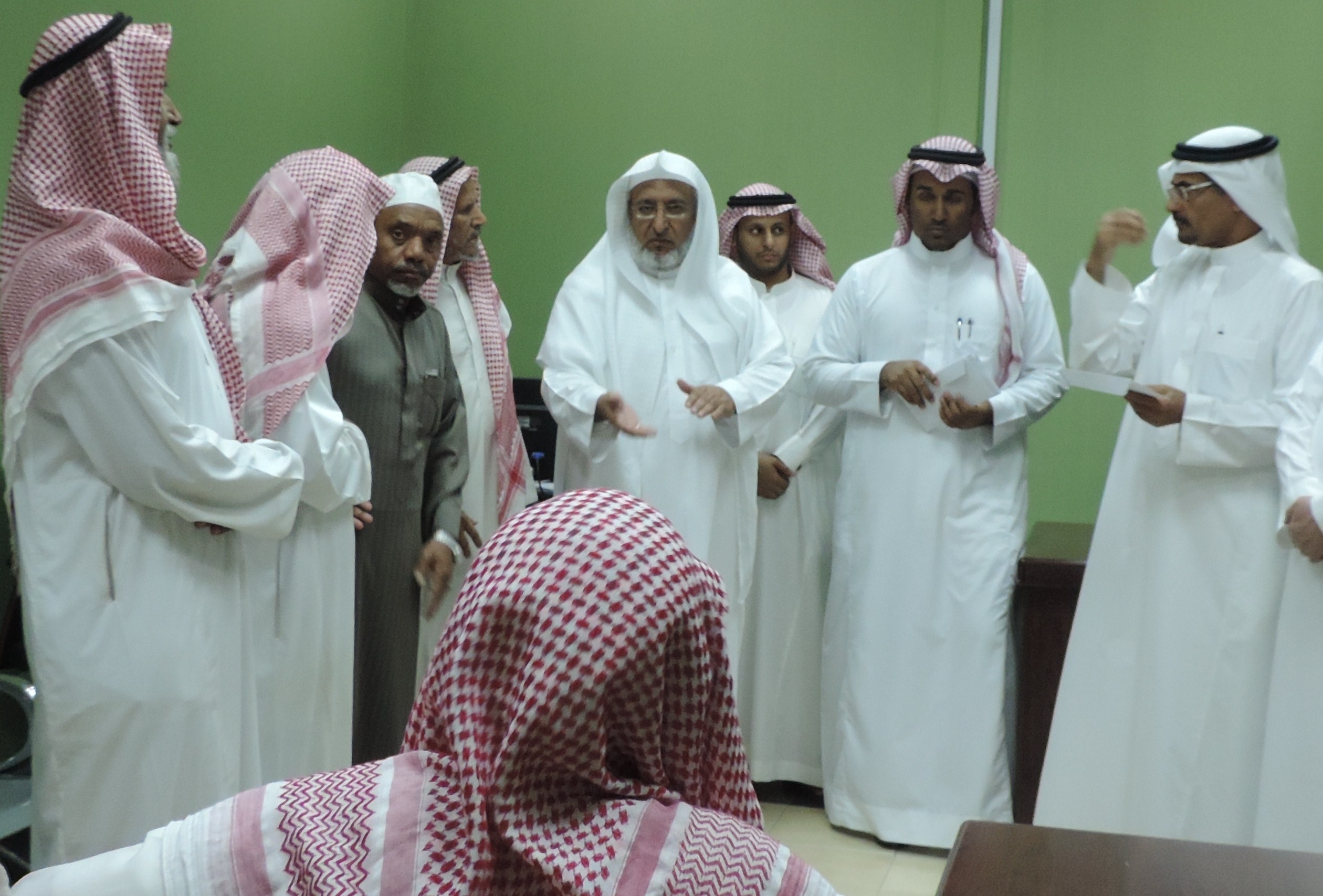 الزايدي يدشن برنامج البركة