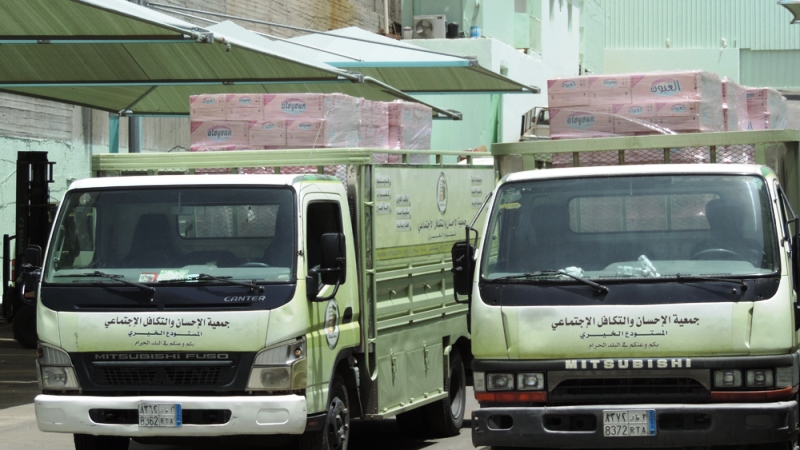 38 ألف عبوة ماء لسقيا المصلين في 10 مساجد