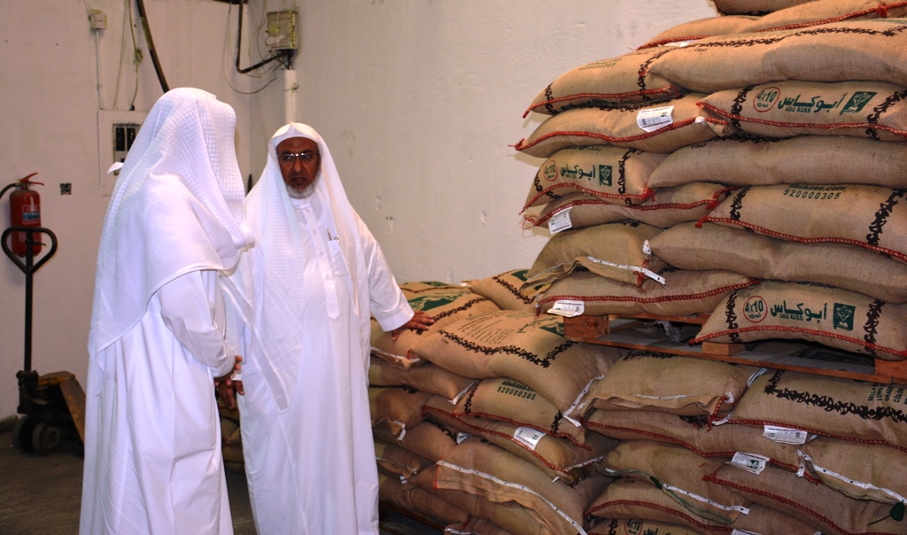 وقف إبراهيم الموسى يوفر 2100كيس وكرتون مواد غذائية للمحتاجين