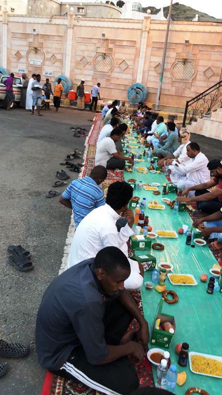 4.126 وجبة إفطار صائم للمساجد في التاسع عشر من رمضان