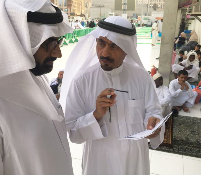 الزايدي و حجار والقحطاني يتفقدون سفر (إحسان) لإفطار الصائمين في الحرم