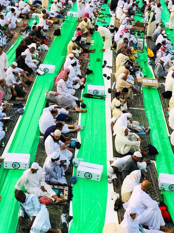 146.651 خدمة إفطار صائم لـ (إحسان) في يوم 21 رمضان