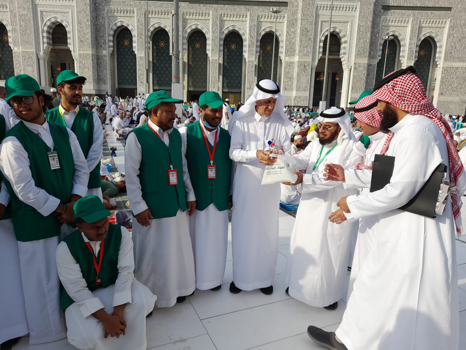 الشاكري يزور مواقع سفر إفطار جمعية الإحسان في الحرم وساحاته والخيمة الرمضانية