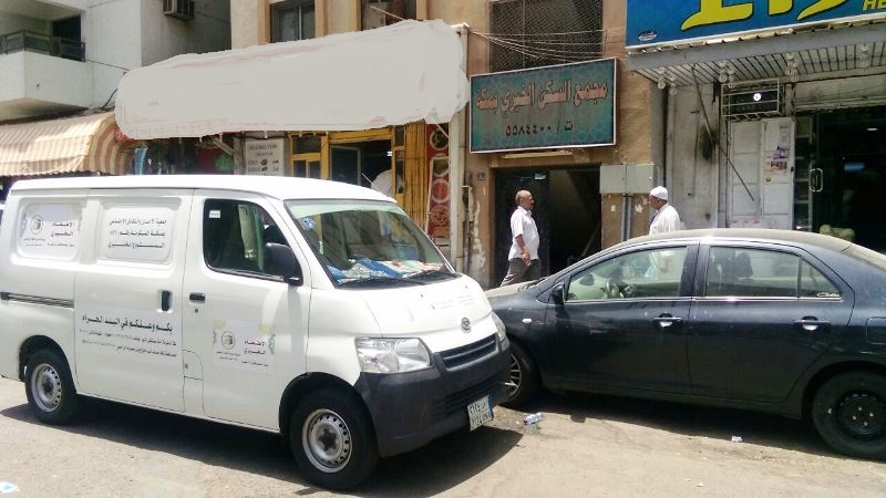 (إحسان) تخفف العبء على سكان الأربطة بالإطعام الخيري