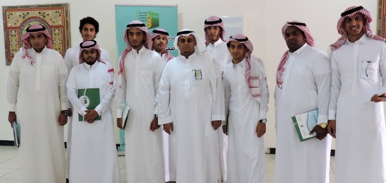 تدريب الطلاب على آلية البحث الاجتماعي مكتبيا وميدانيا