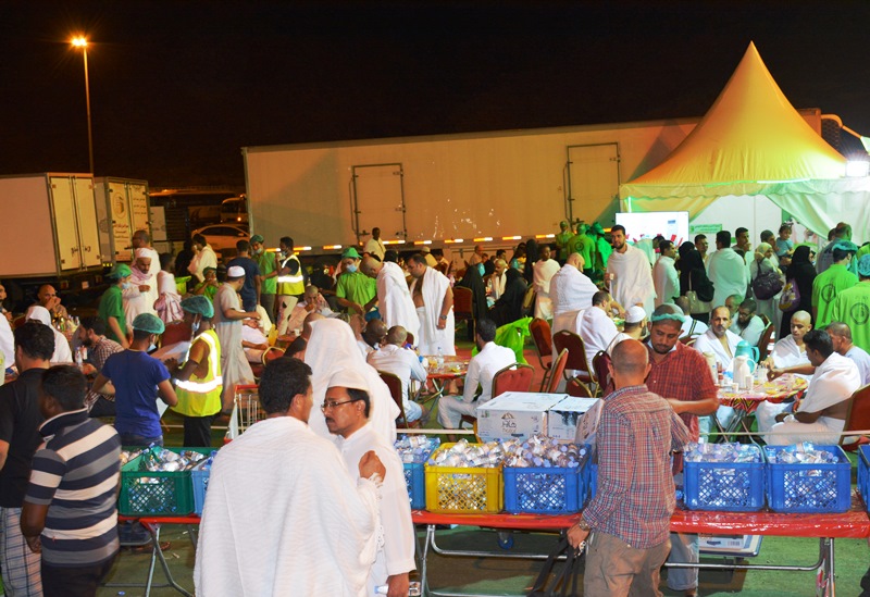 أكثر من 79 ألف وجبة متكاملة لرواد خيمة (إحسان) الرمضانية ليلة 26/27 رمضان