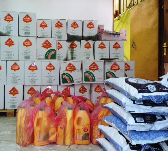 توزيع سلال غذائية على 2500 أسرة