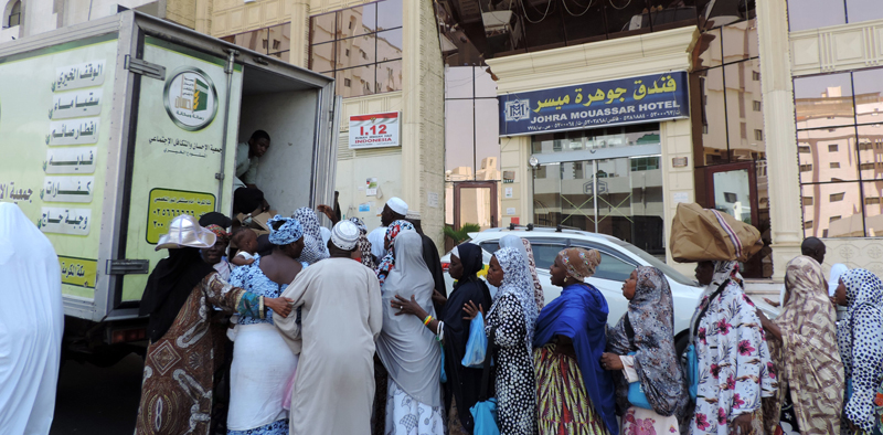 توزيع 7200 وجبة على الحجاج في المسفلة وكدي