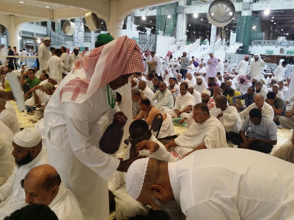 100 ألف ريال من الجميح الخيرية لإفطار صائم