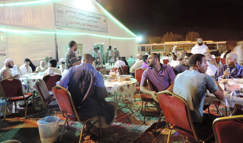 36 ألف ريال من أوقاف سليمان أبا نمي للإطعام الخيري