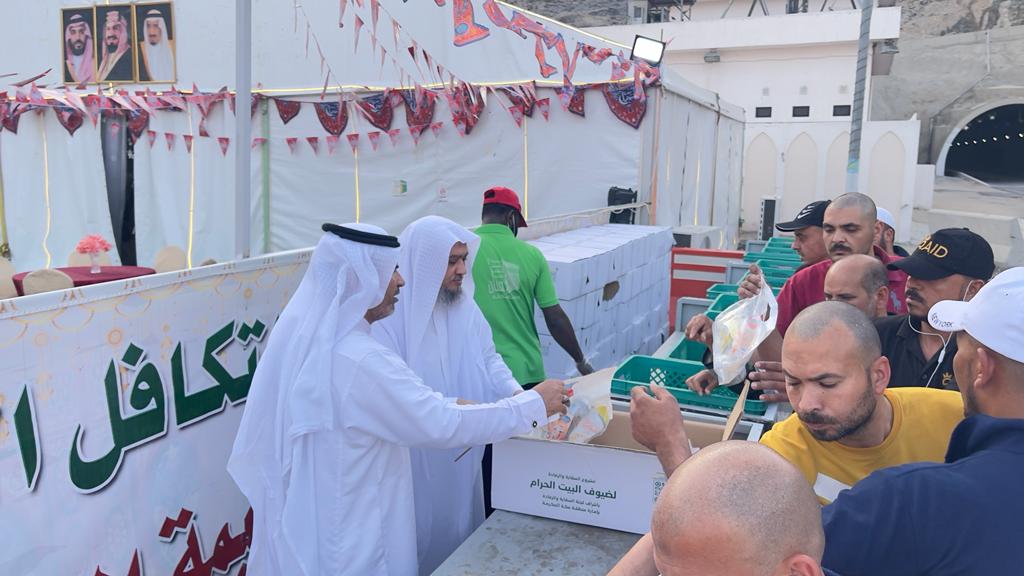 الصواط يزور خيمة جمعية الإحسان ويشيد بخدماتها المتميزة