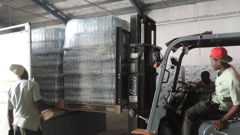 4024 كرتون مياه من فاعل خير لسقيا الحجاج