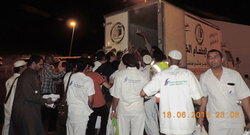 أوقاف سليمان أبا نمي تدعم إفطار صائم وجبة ساخنة بـ 90 ألف ريال