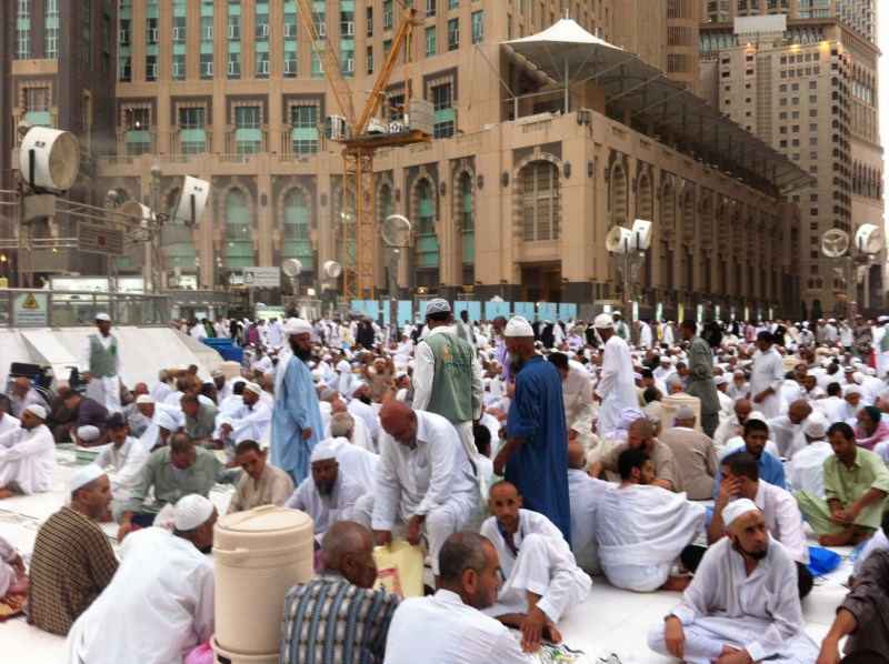 مناقشة آلية استلام وجبة إفطار صائم (جاف)