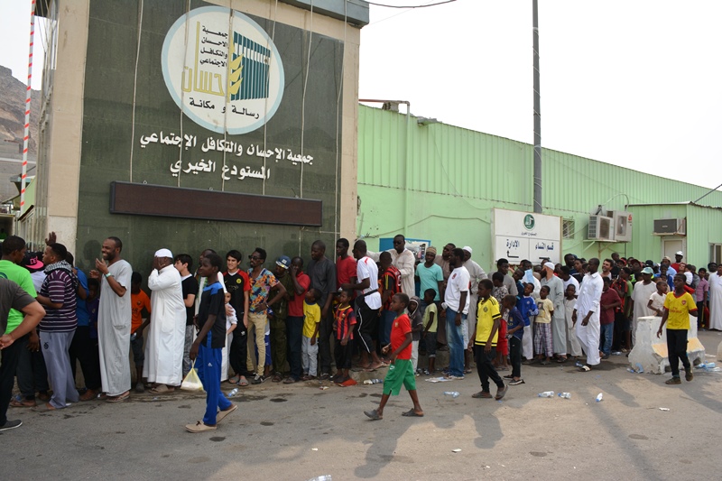 (إحسان) تبدأ توزيع 1700 ذبيحة هدي على فقراء الحرم في أول أيام التشريق