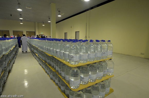 خمسة مليون عبوة سقيا الماء