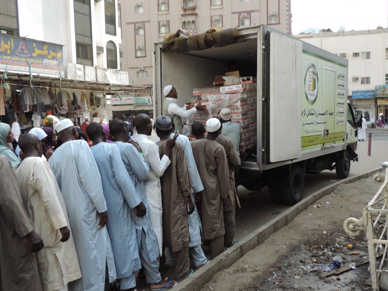 16 ألف وجبة للحجاج في المسفلة والششة العزيزية