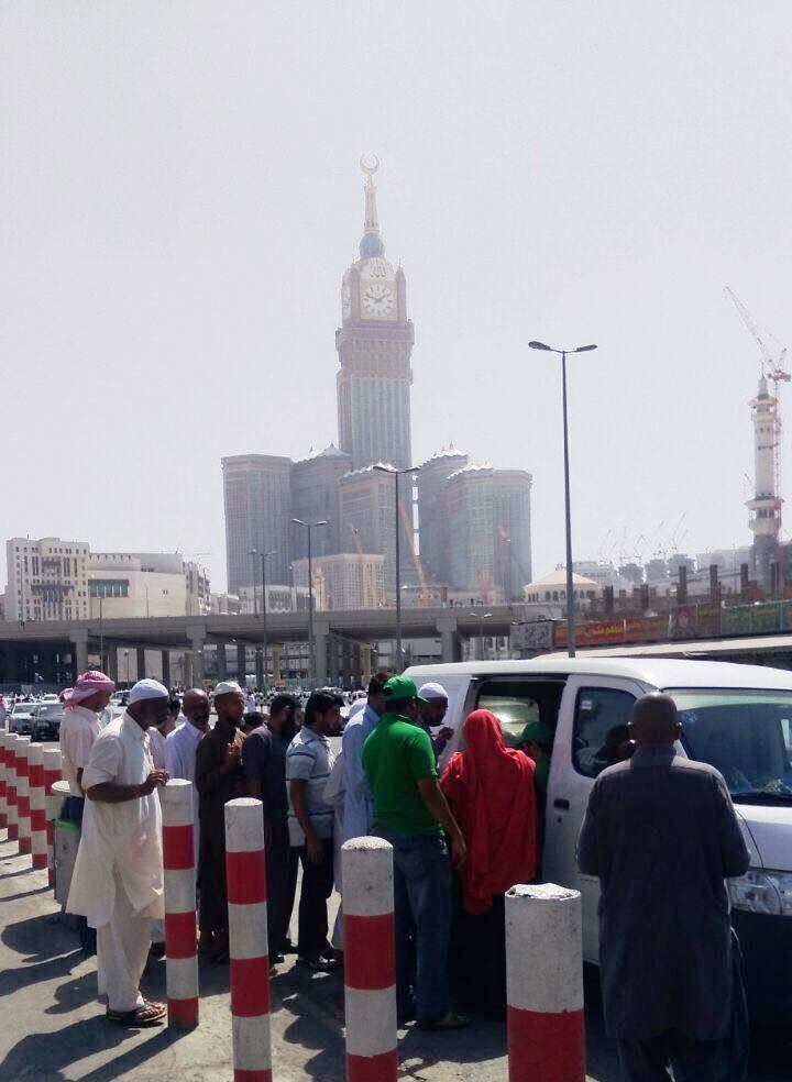 توزيع 6 آلاف وجبة ساخنة على المعتمرين والأربطة الخيرية