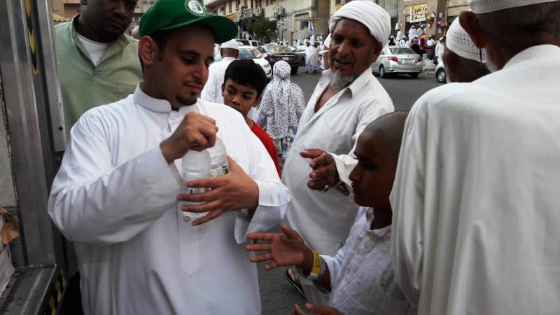 336.000 عبوة ماء من فاعل خير لسقيا الحجاج