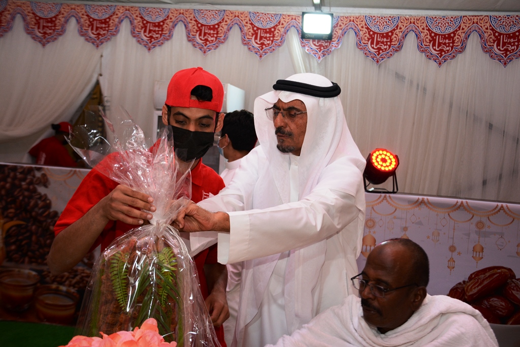 الزايدي يدشن افتتاح خيمة (إحسان) الرمضانية