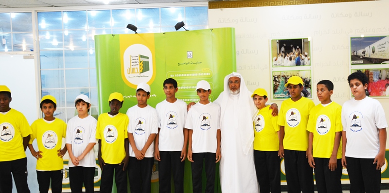 طلاب متوسطة النعمان بن مقرن المتوسطة يتدربون على الأعمال التطوعية