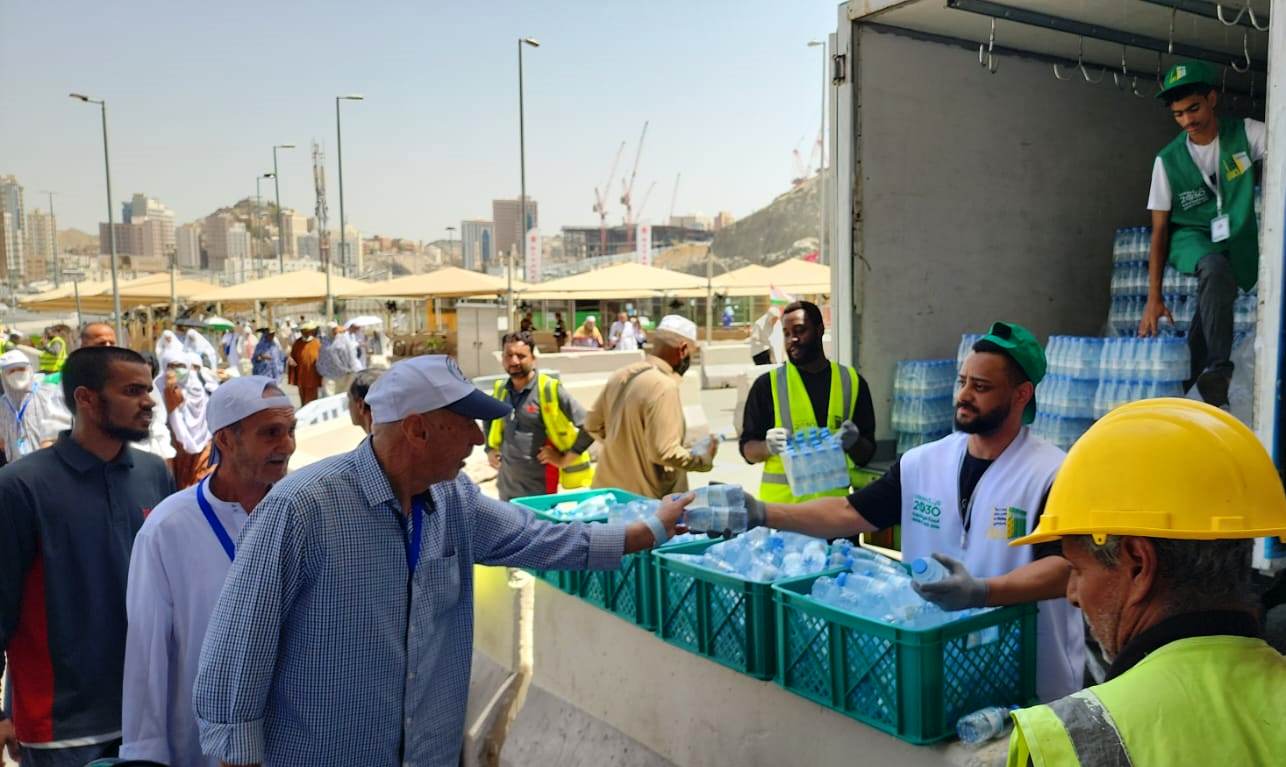 توزيع 32.000 عبوة ماء على ضيوف الرحمن يوم 3 ذي الحجة