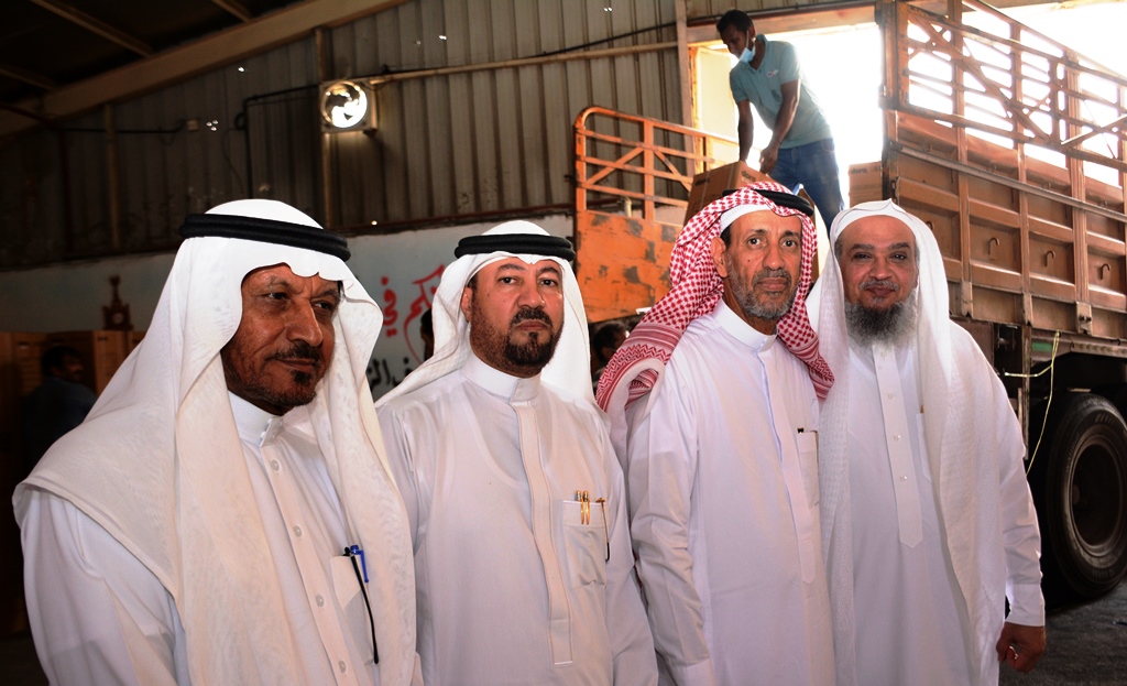 نائب رئيس مجلس إدارة جمعية الإحسان يتفقد المستودع الخيري