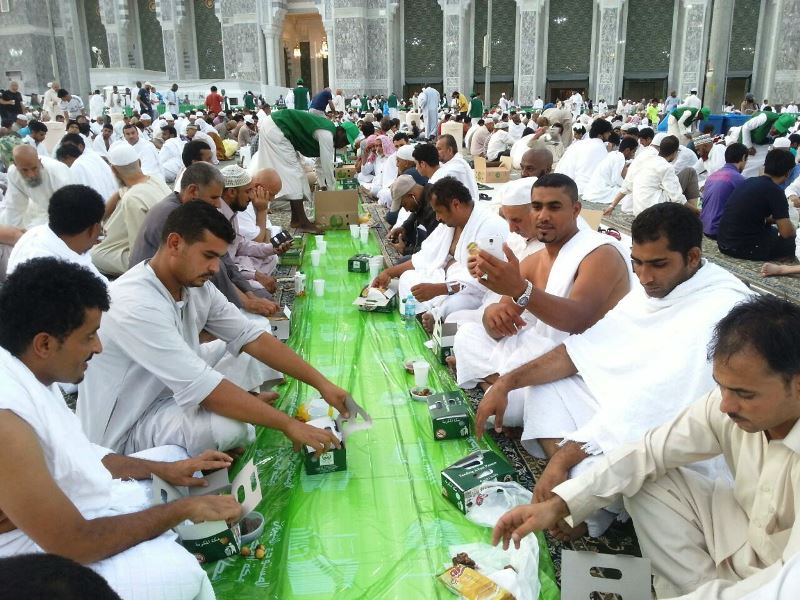 342 ألف ريال من أوقاف أبا نمي لإفطار صائم والسلة الغذائية الرمضانية للفقراء